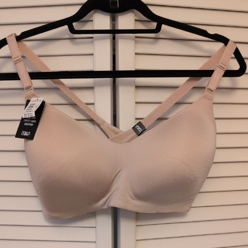 NWT Torrid Seamless 36DDD